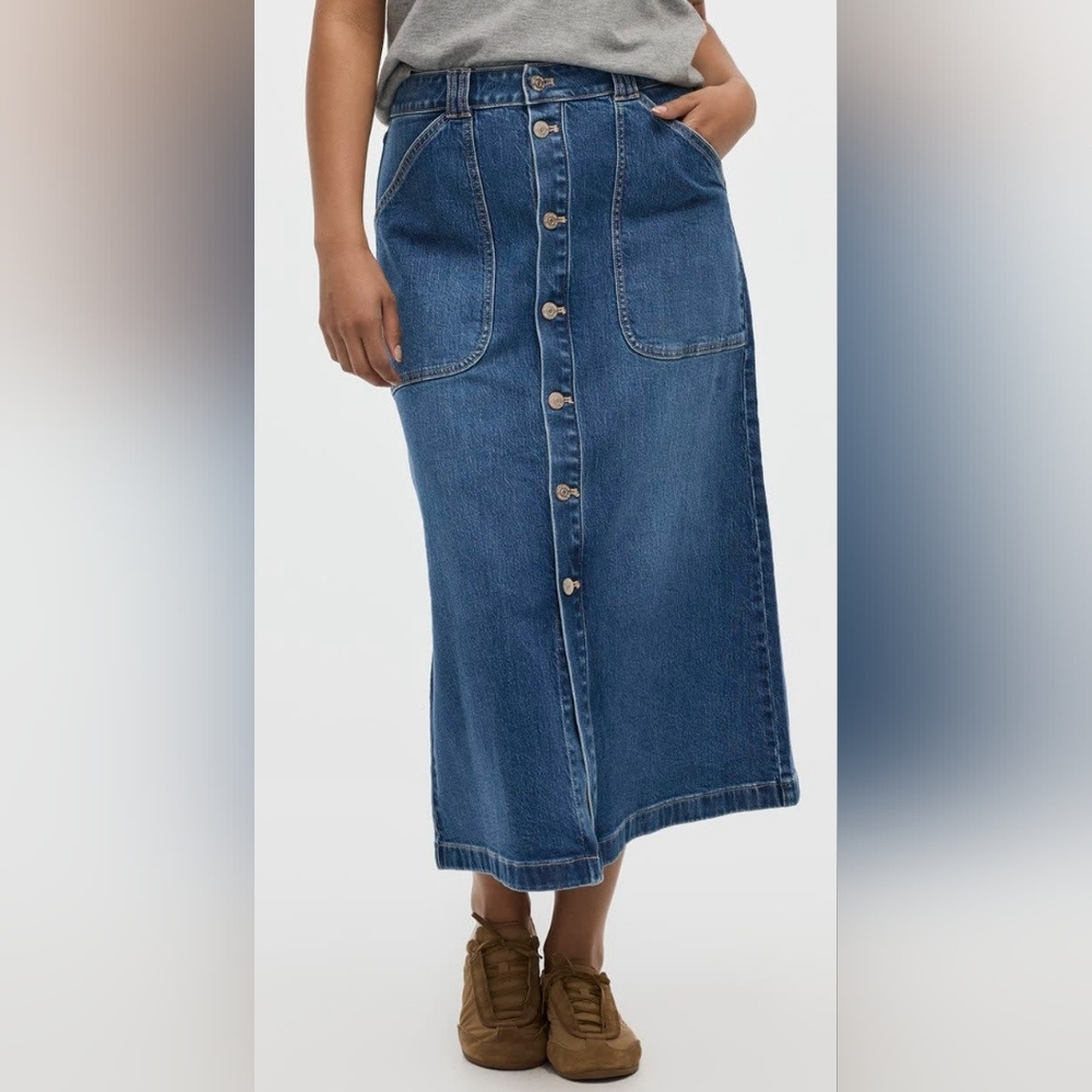 2/40$ Reitmans Blue Denim Maxi Skirt
